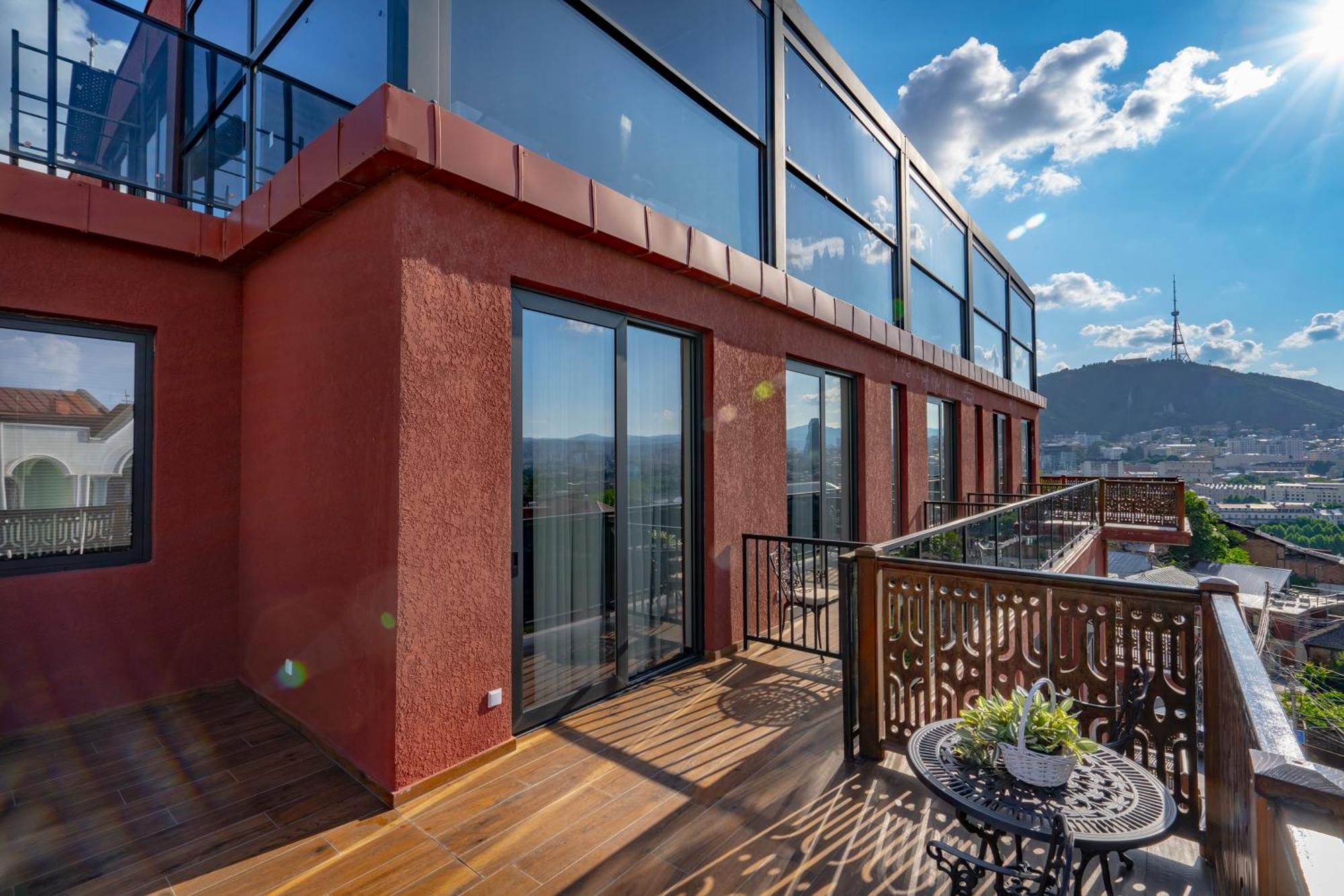 Iris Hotel Tbilisi Zewnętrze zdjęcie