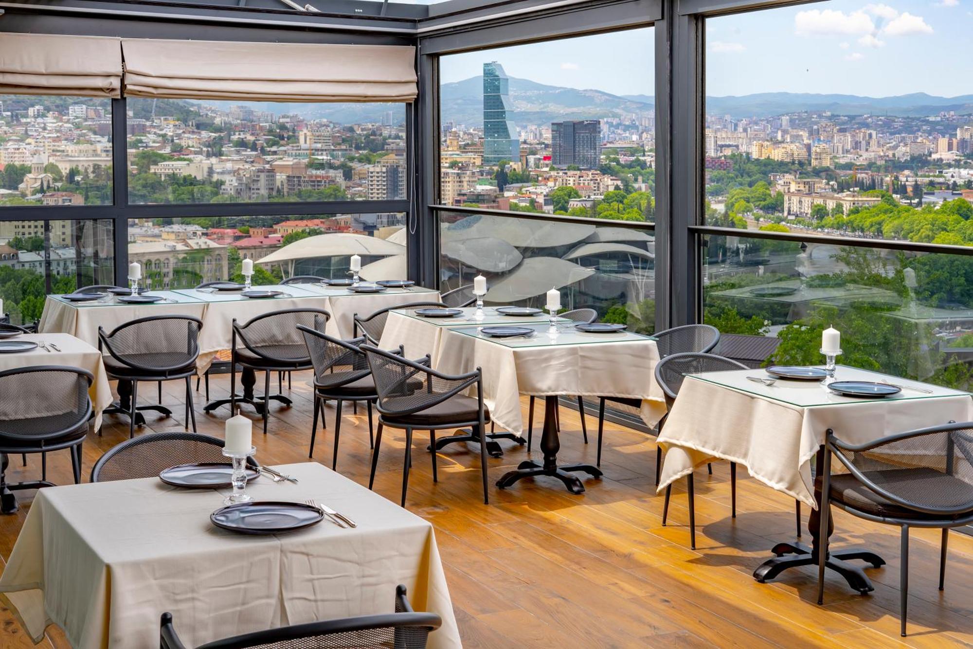 Iris Hotel Tbilisi Zewnętrze zdjęcie