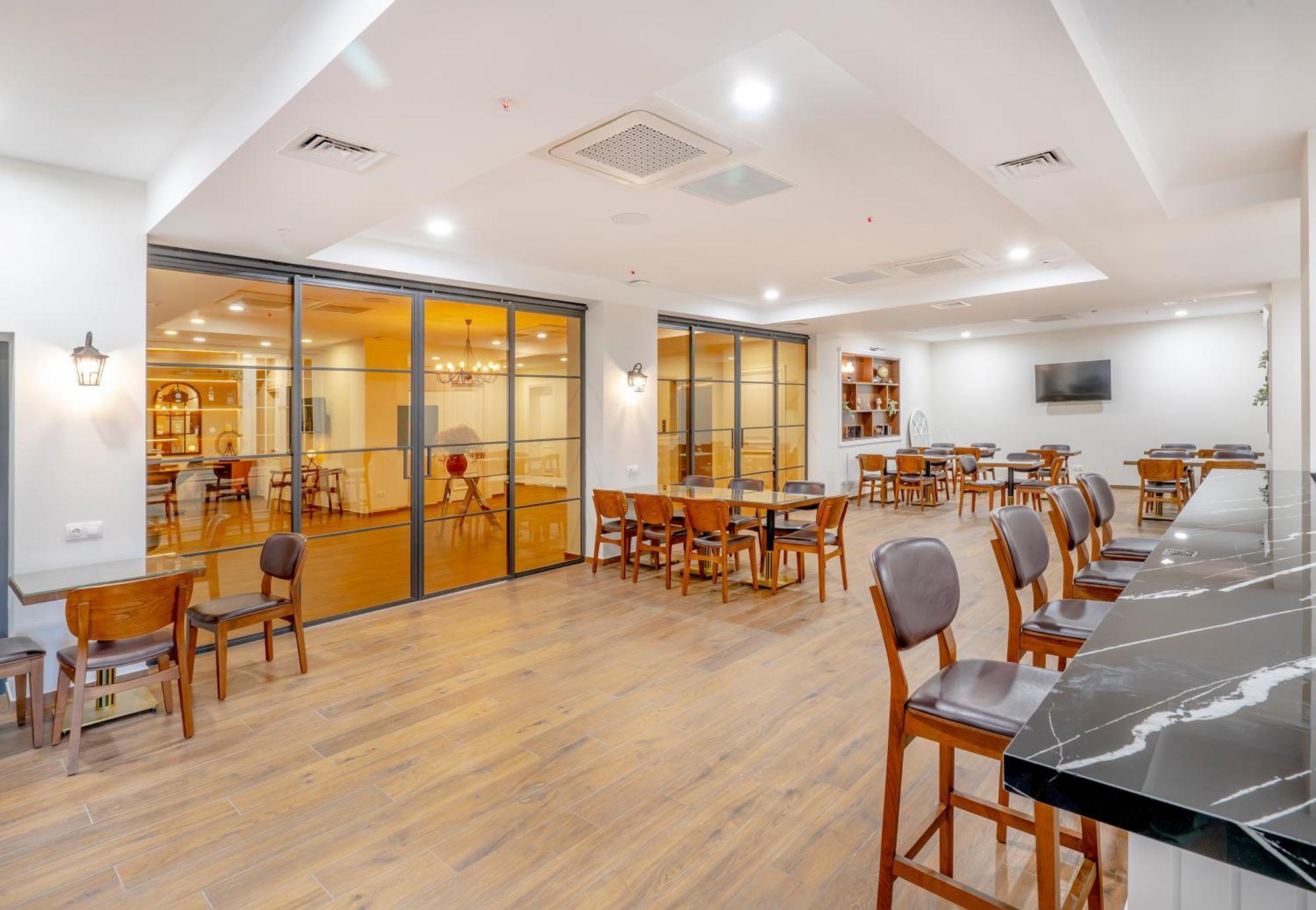 Iris Hotel Tbilisi Zewnętrze zdjęcie