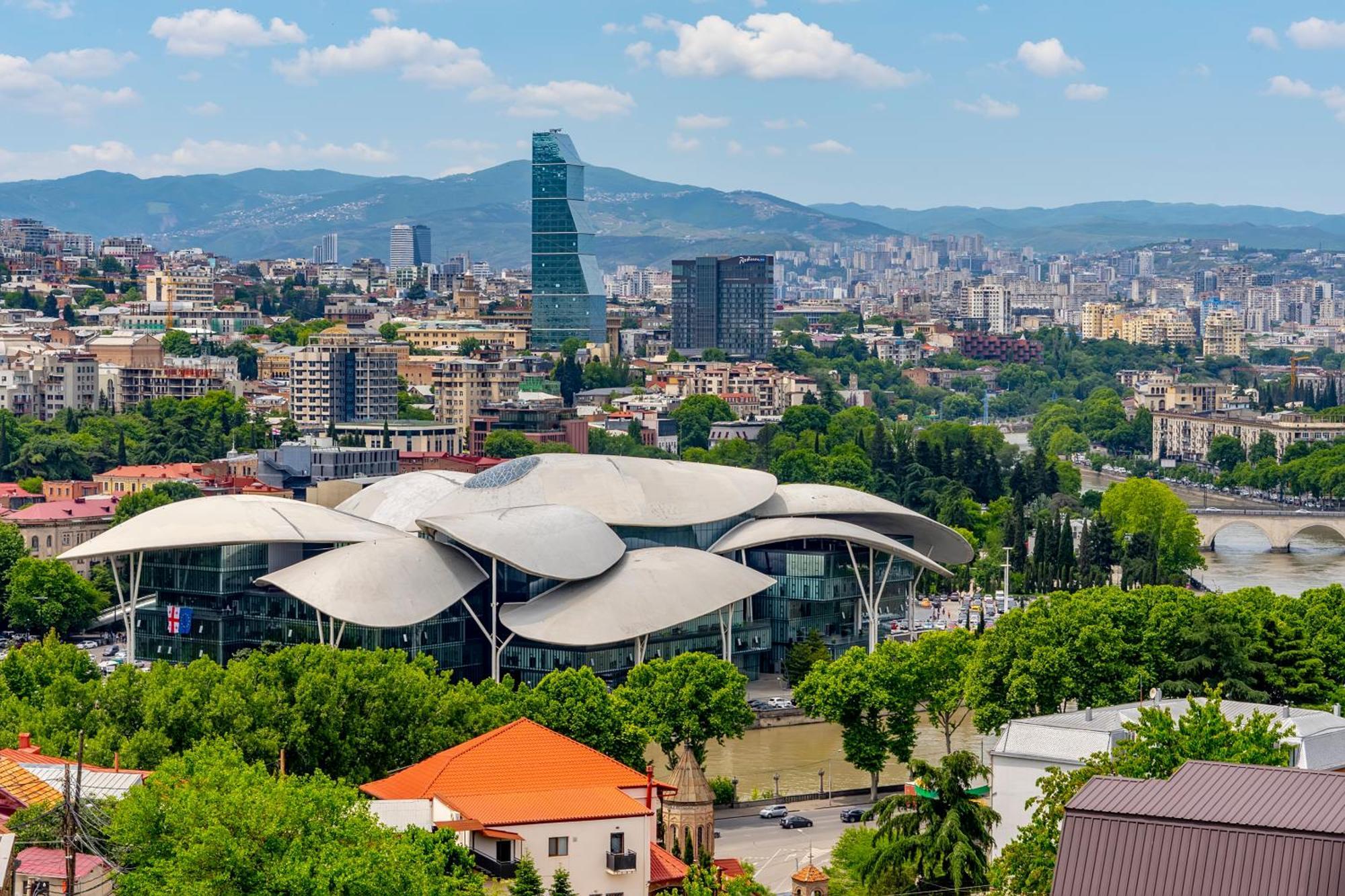 Iris Hotel Tbilisi Zewnętrze zdjęcie