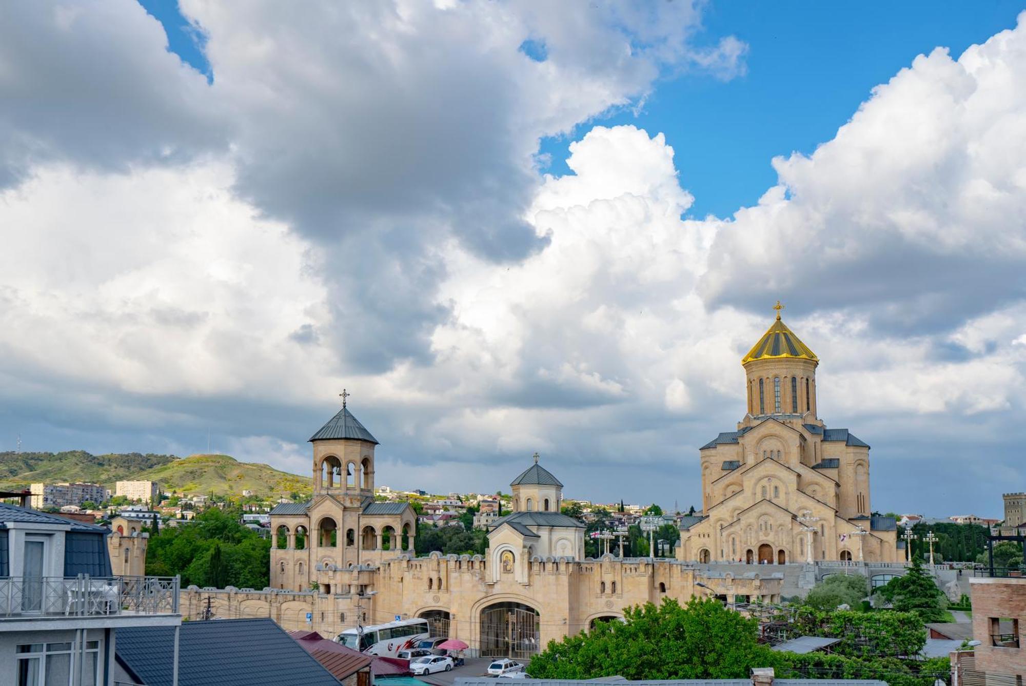 Iris Hotel Tbilisi Zewnętrze zdjęcie