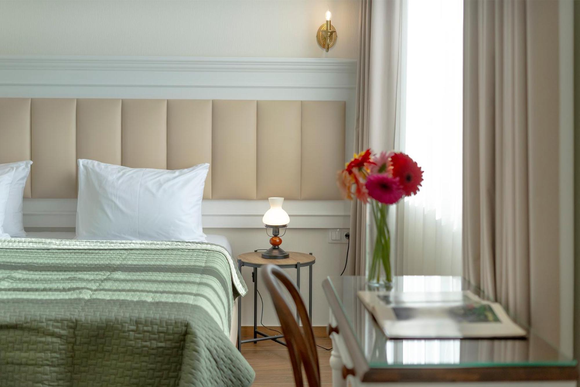 Iris Hotel Tbilisi Zewnętrze zdjęcie