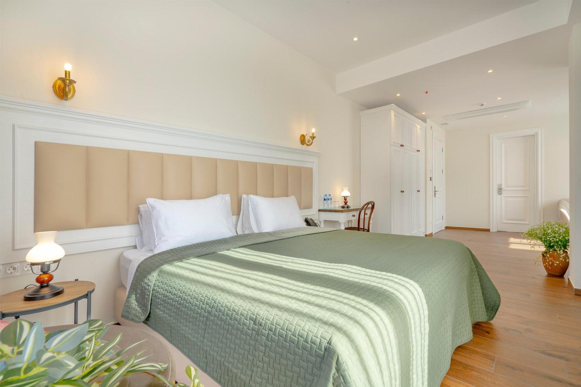 Iris Hotel Tbilisi Zewnętrze zdjęcie