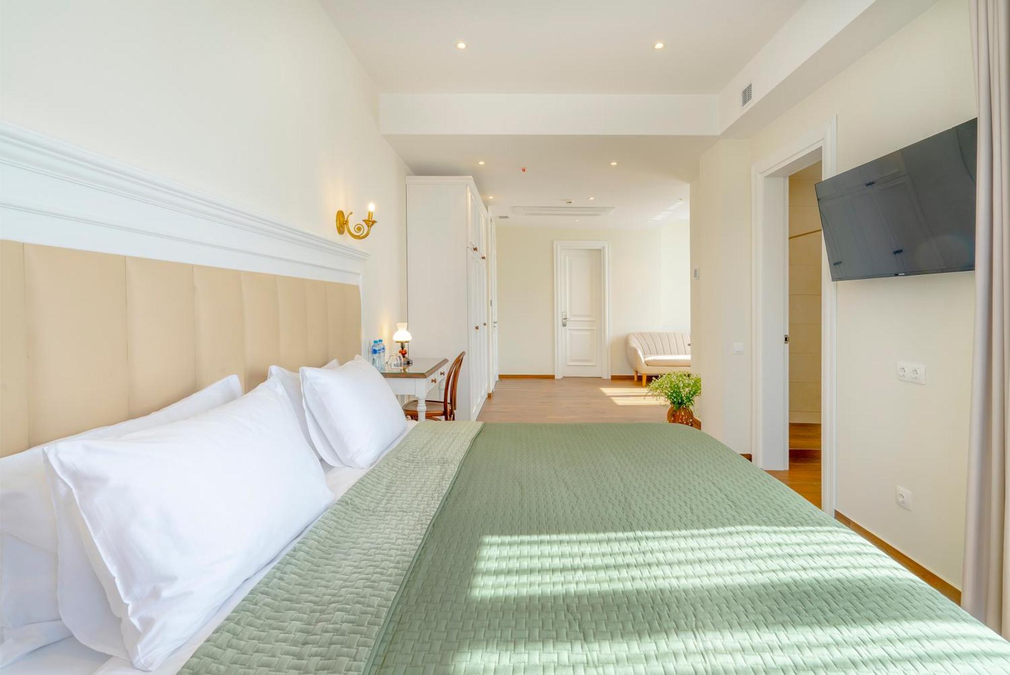 Iris Hotel Tbilisi Zewnętrze zdjęcie