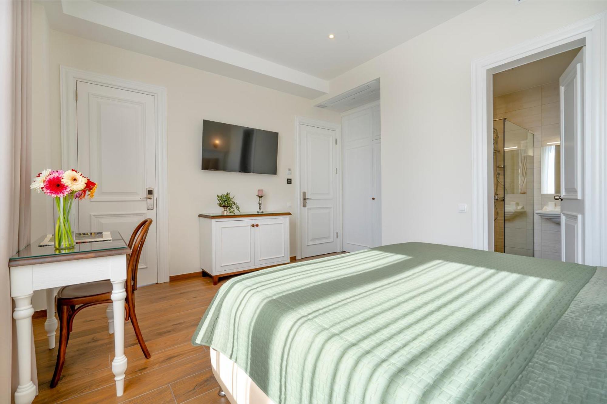 Iris Hotel Tbilisi Zewnętrze zdjęcie