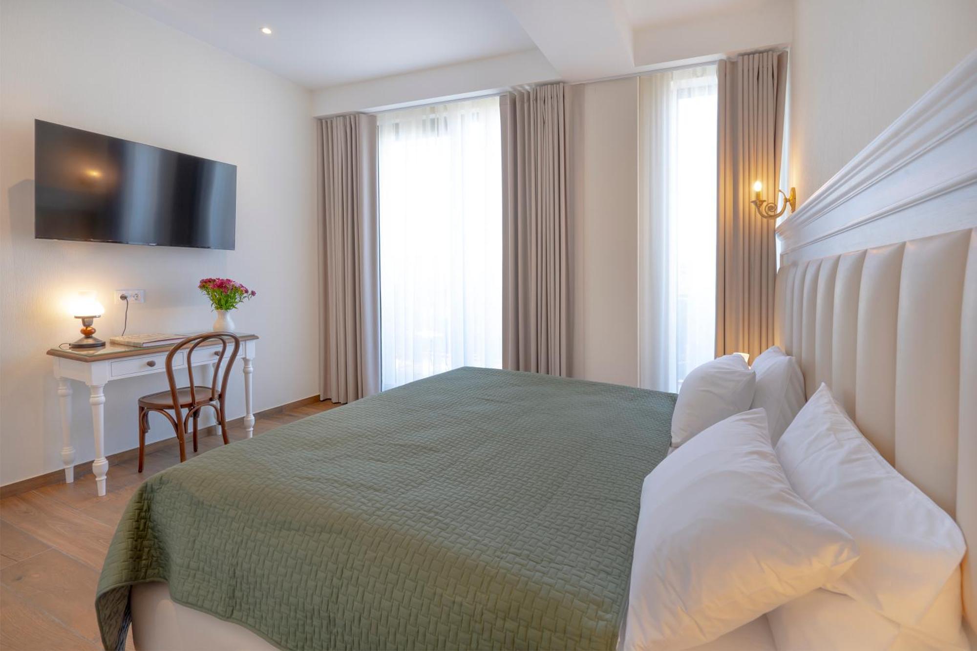 Iris Hotel Tbilisi Zewnętrze zdjęcie