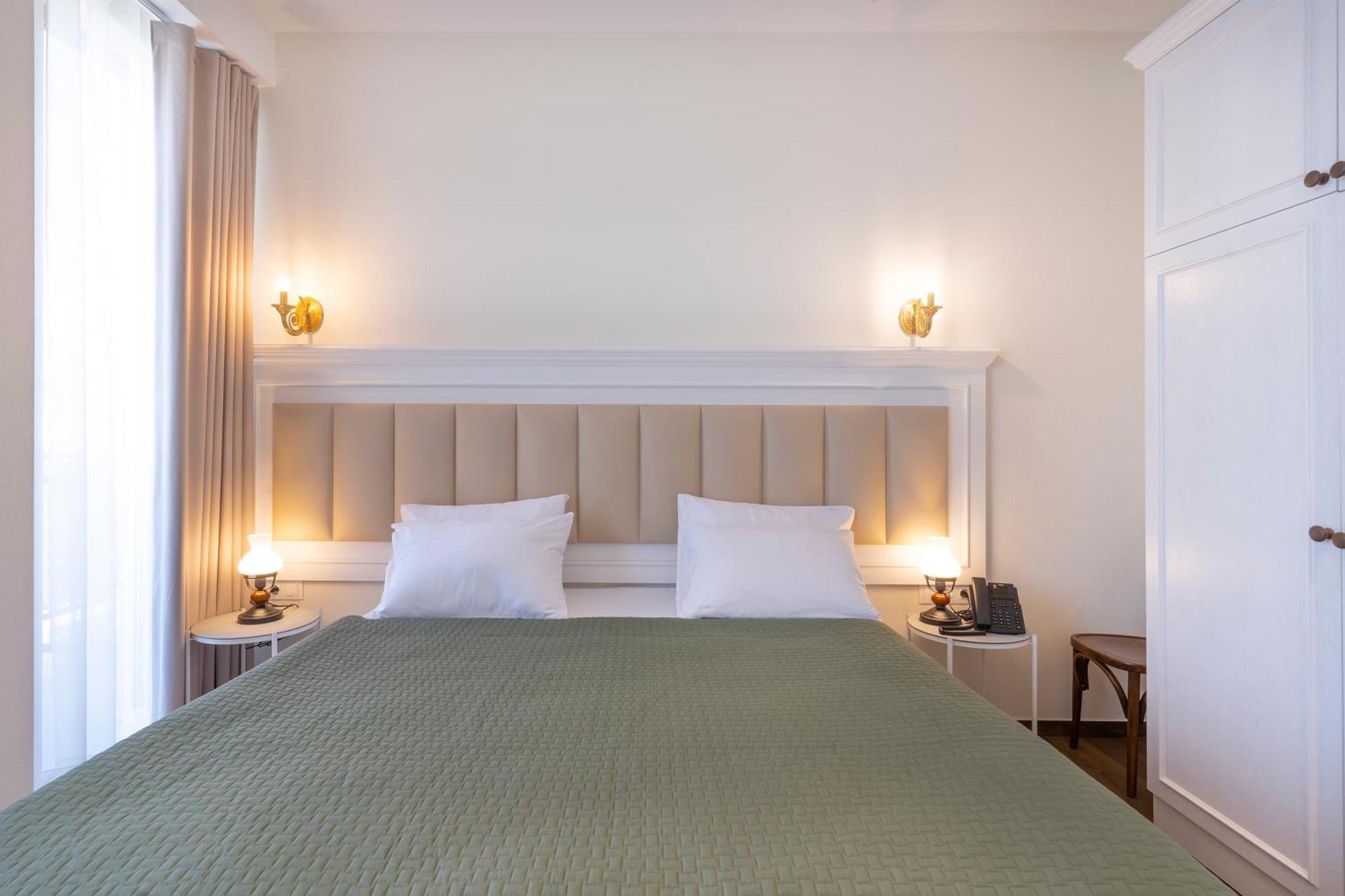 Iris Hotel Tbilisi Zewnętrze zdjęcie
