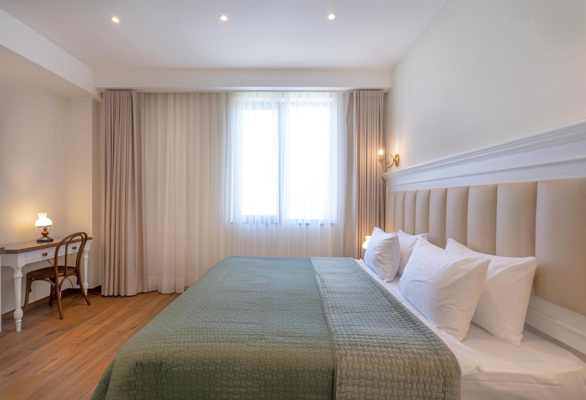 Iris Hotel Tbilisi Zewnętrze zdjęcie