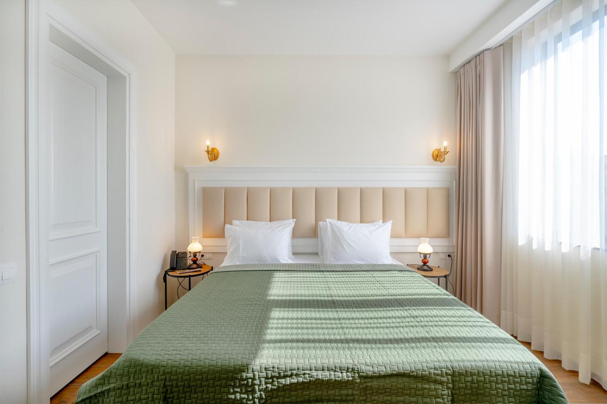 Iris Hotel Tbilisi Zewnętrze zdjęcie